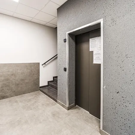 Pulse, In The Center Of Events