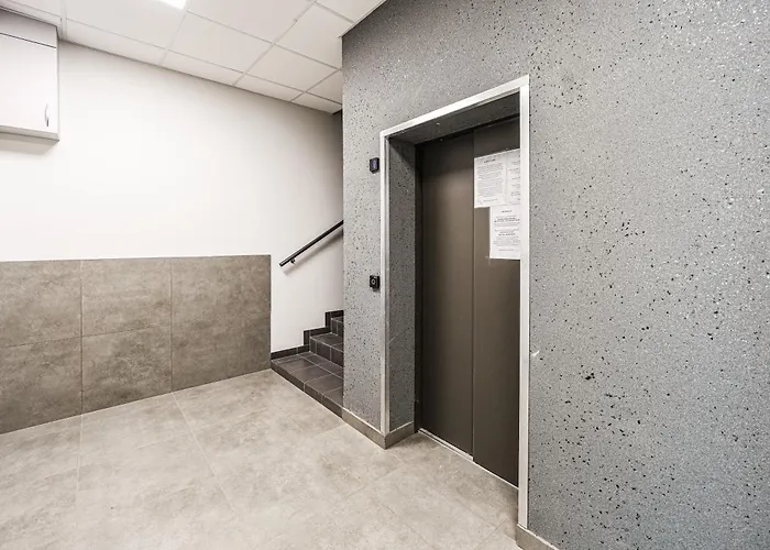 Pulse, In The Center Of Events