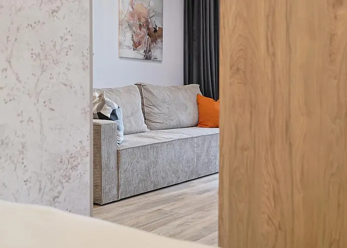 Pulse, In The Center Of Events *